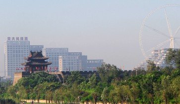 吸引了众多中外游客